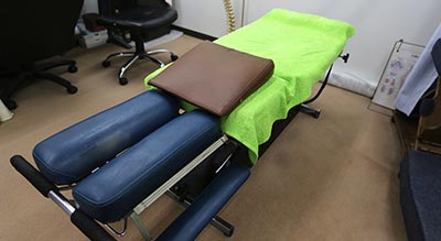 腰椎牽引用ベッド